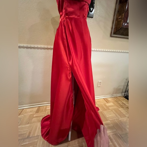 Bridesmaids/ Prom/ Formal long dress. Red satin strapless, side slit, bra cups 6 - Picture 11 of 16